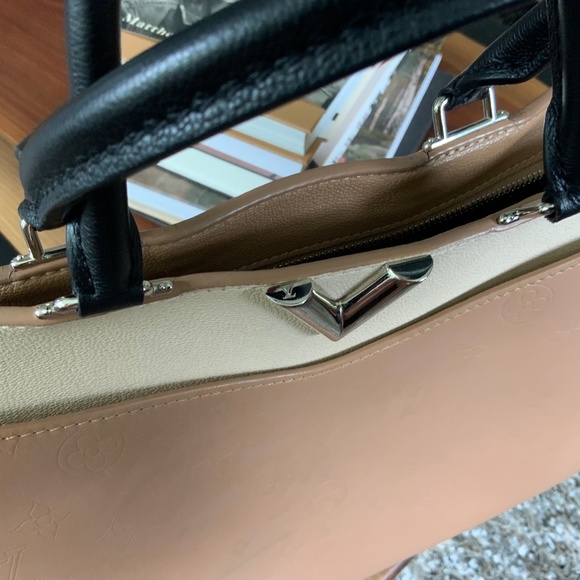 LOUIS VUITTON Monogram Cuir Plume Very One Zipped - Picture 3 of 9